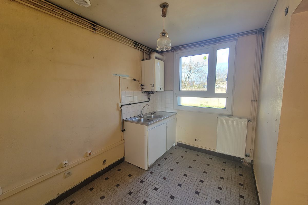 PRECIGNE - T4 de 62 m2 environ