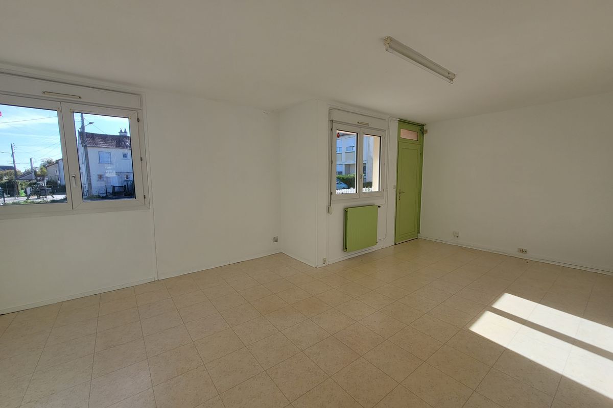 À BESSÉ SUR BRAYE - MAISON T5 - 82 M² - BAISSE DE PRIX