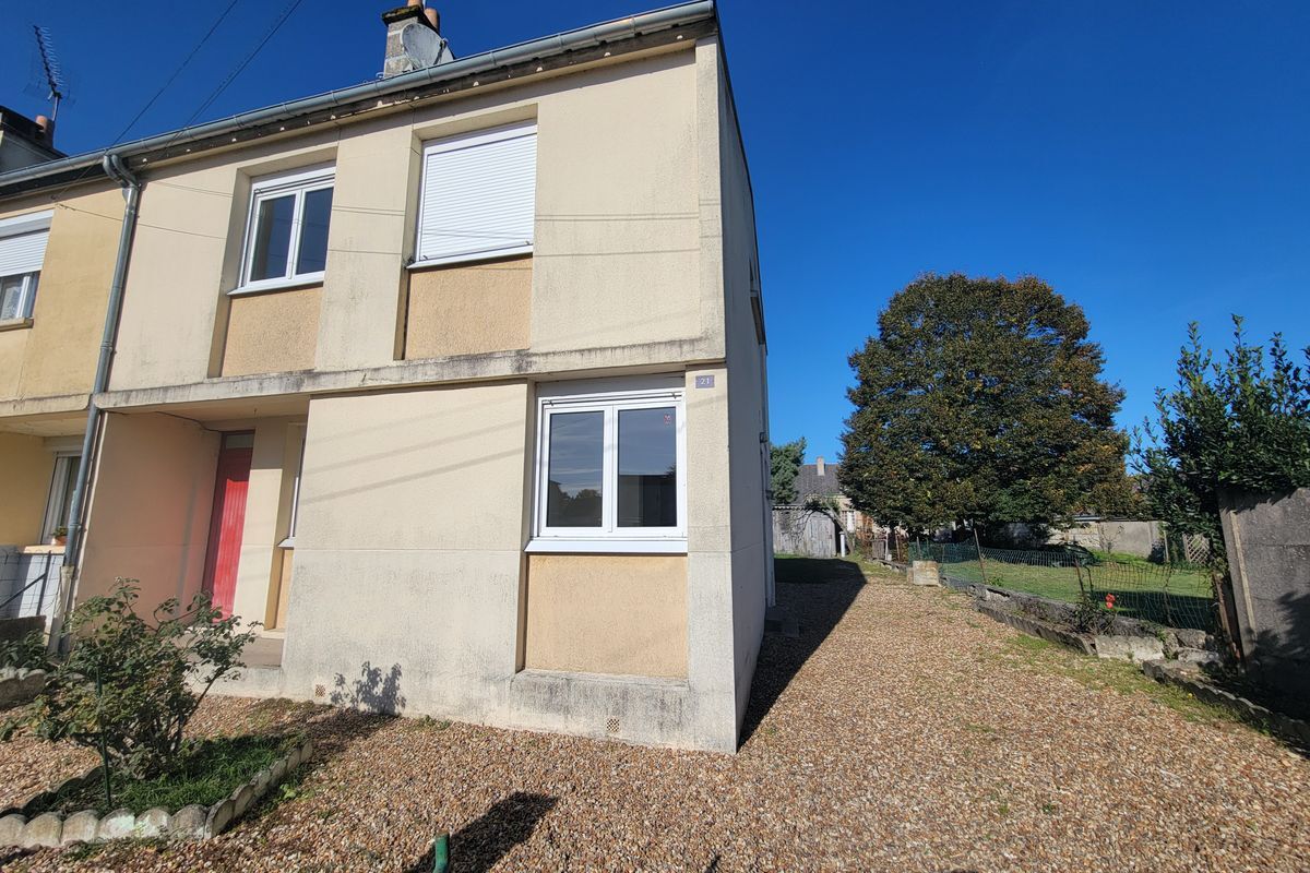 BESSÉ SUR BRAYE : MAISON T5 avec jardin 82 m² environ