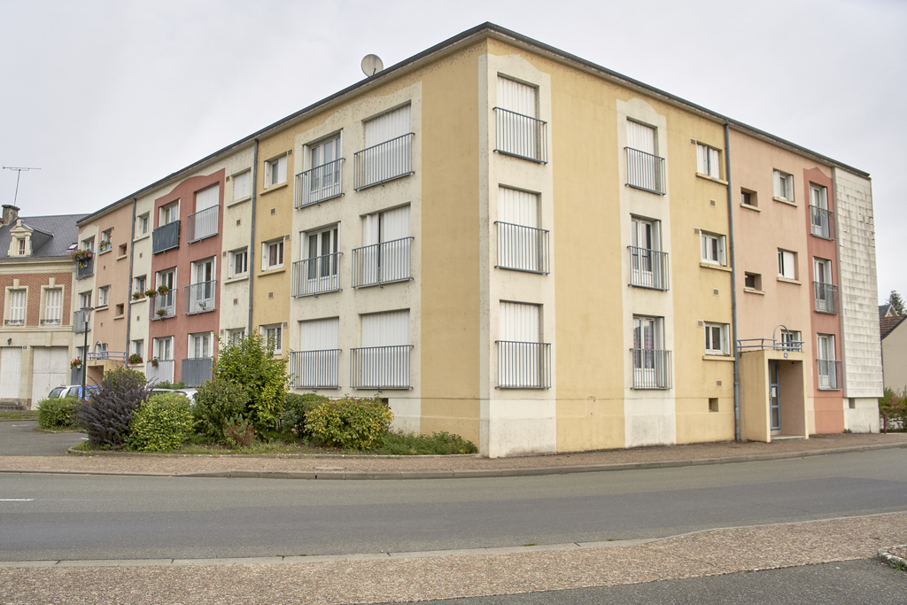 Appartement LA CHARTRE SUR LE LOIR T4