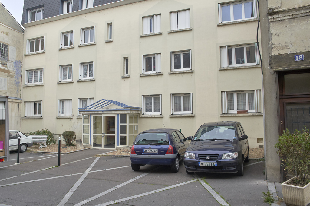 Appartement LA CHARTRE SUR LE LOIR T4