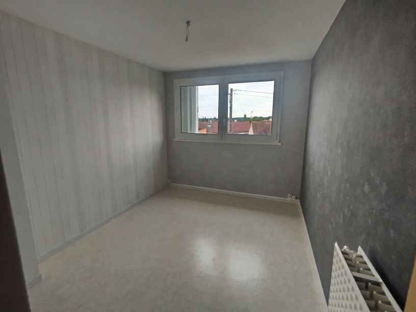 À LA SUZE SUR SARTHE : Maison T4 de 87 m² environ