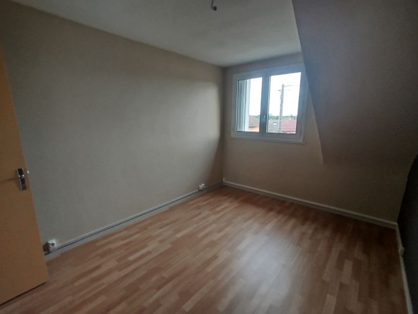 À LA SUZE SUR SARTHE : Maison T4 de 87 m² environ