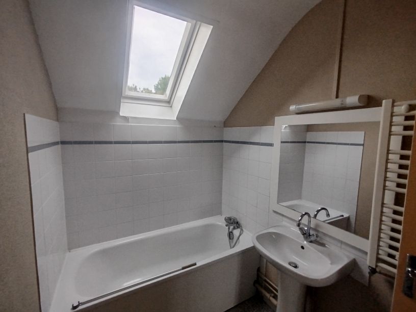 À LA SUZE SUR SARTHE : Maison T4 de 87 m² environ
