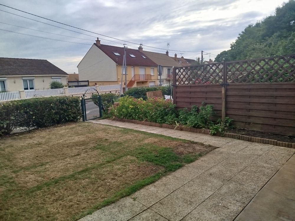 À LA SUZE SUR SARTHE : Maison T4 de 87 m² environ