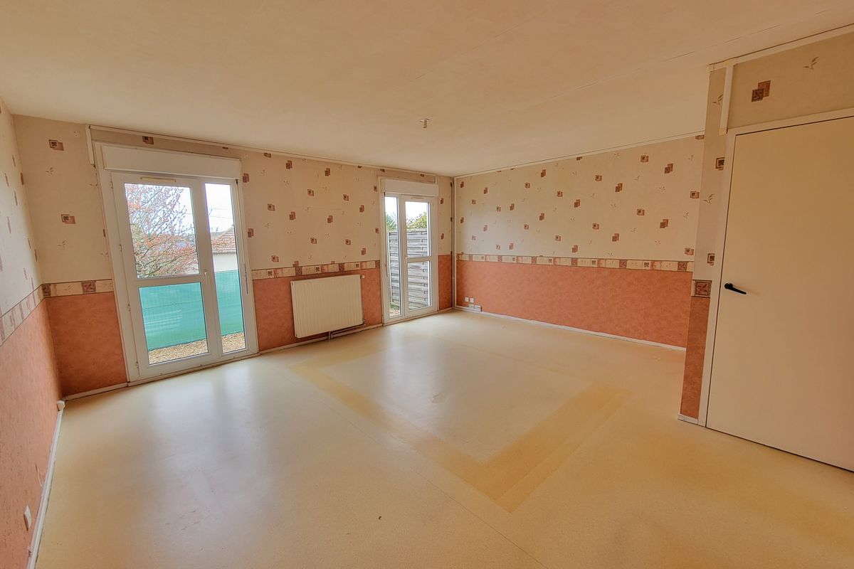 À CONNERRÉ : Maison T5 de 94 M² ENVIRON