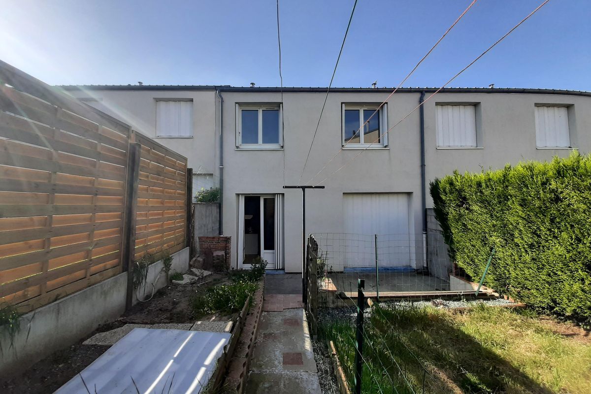 PARIGNÉ - L'ÉVÊQUE : MAISON T5 DE 94 M²