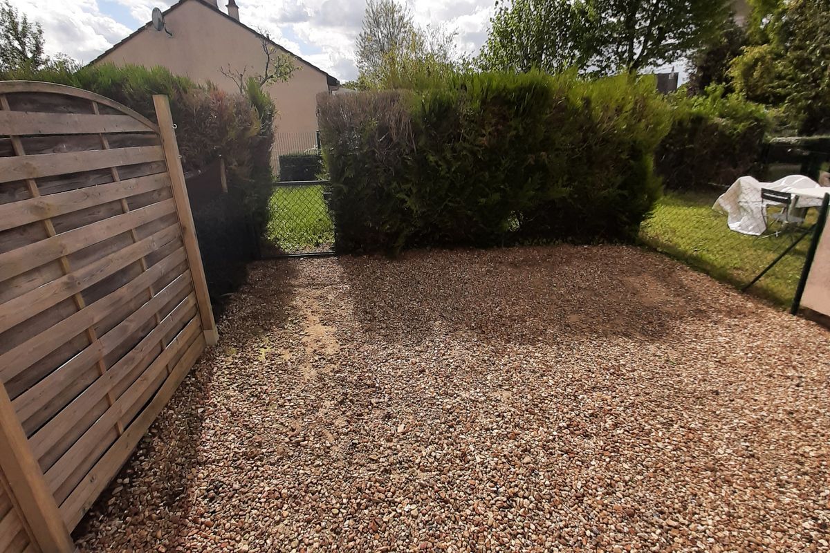MONTVAL SUR LOIR : MAISON T3 DE 66 M²