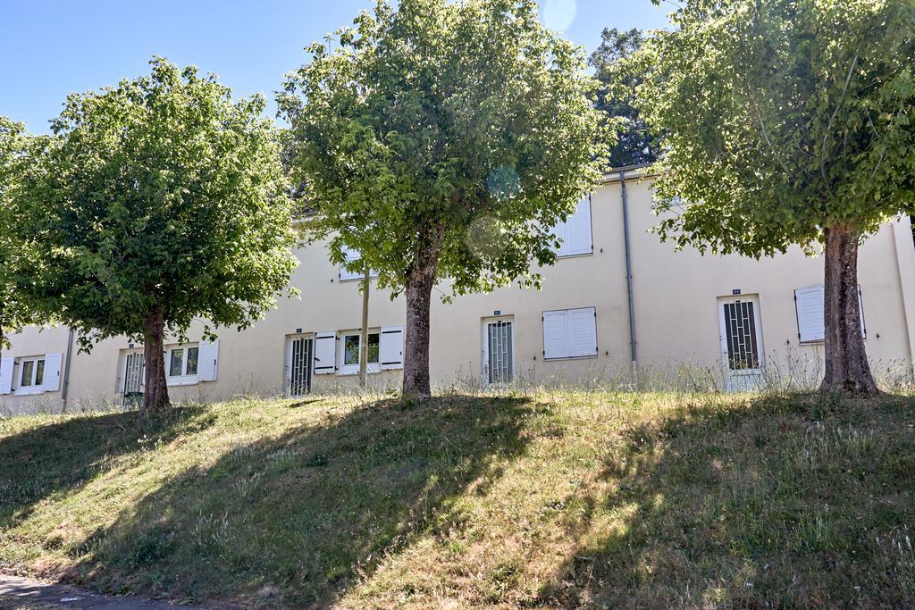 Maison BESSE SUR BRAYE T3