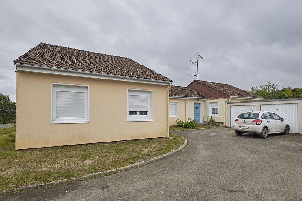 Maison MOULINS LE CARBONNEL T2