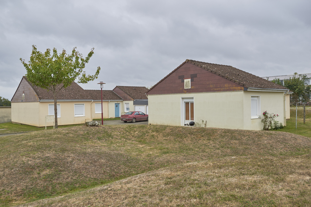 Maison MOULINS LE CARBONNEL T2