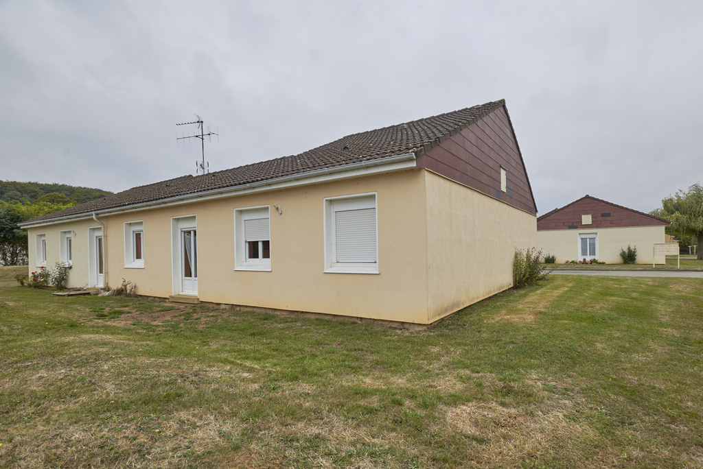 Maison MOULINS LE CARBONNEL T2