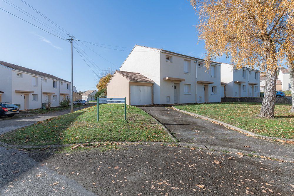 Maison BESSE SUR BRAYE T3