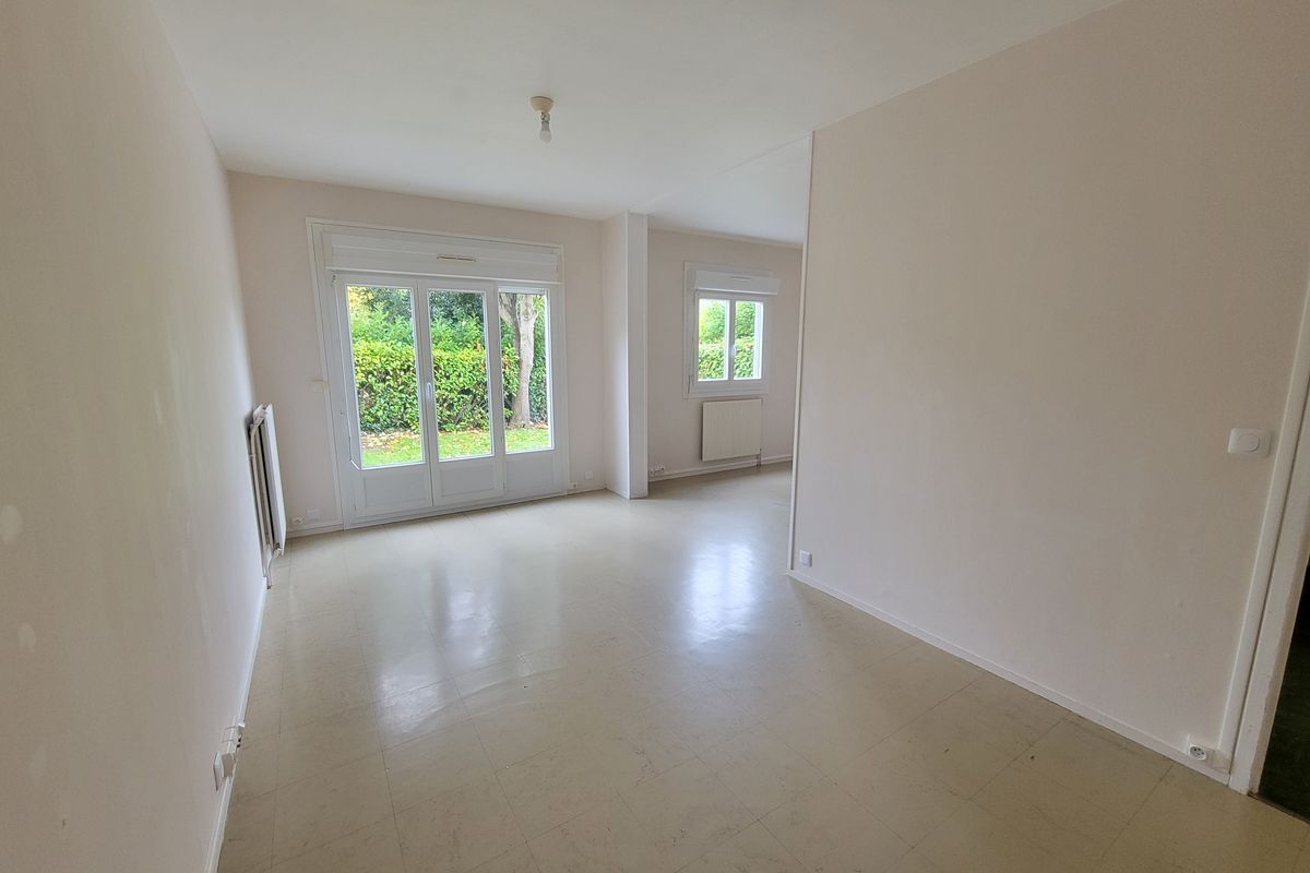 À MAMERS : MAISON T3 BIS de 74 m² environ avec jardin arboré - Quartier Barrutel