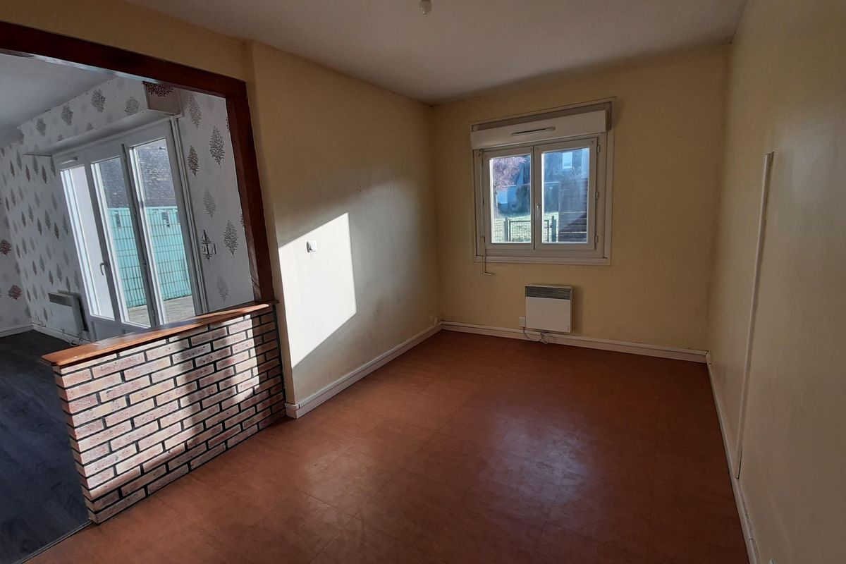 PRÉCIGNÉ :  MAISON T4 DE 80 M²