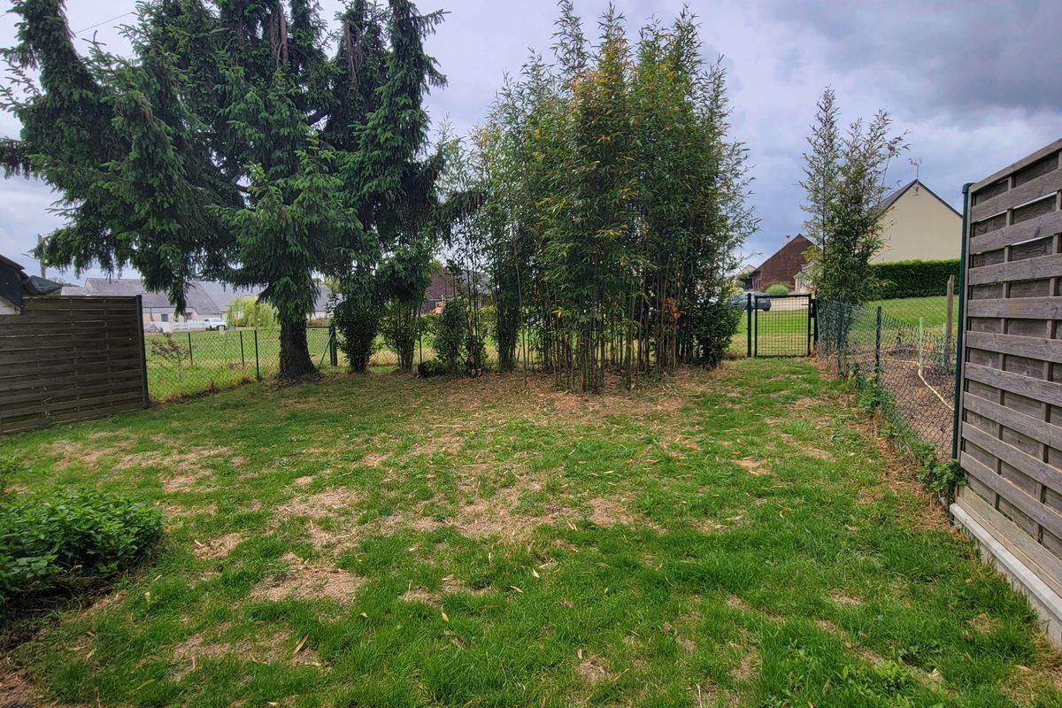 À SAINT DENIS D’ORQUES T2 de 52 m² environ.