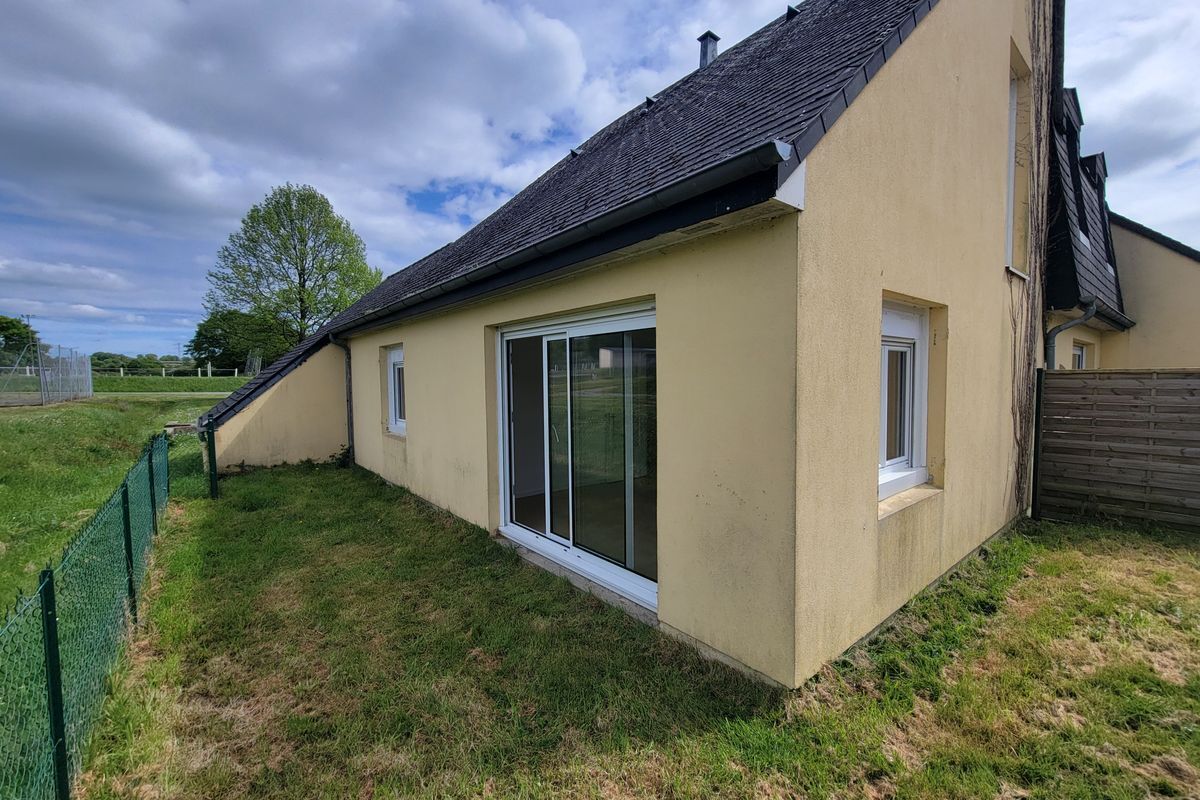 À SAINT DENIS D’ORQUES : Maison T2 Bis de 62 M²