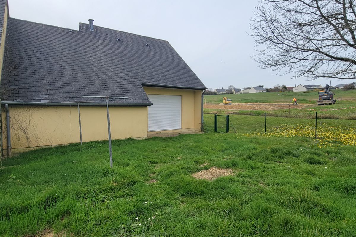SAINT DENIS D'ORQUES - A 20 mn de SABLE SUR SARTHE  MAISON Type 2 de 52 m² environ