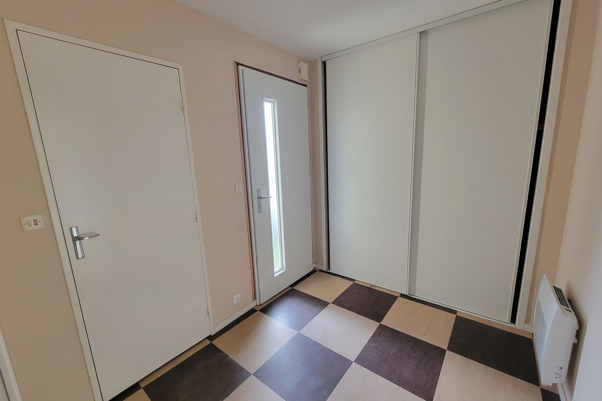 SAINT DENIS D'ORQUES - A 20 mn de SABLE SUR SARTHE  MAISON Type 2 de 52 m² environ