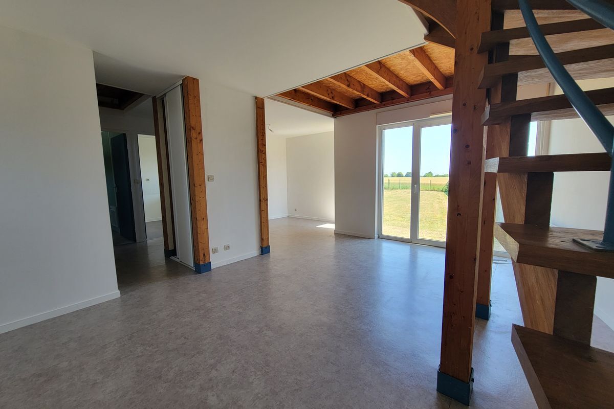 À SAINT REMY DU VAL : Maison T4 de 120 m² environ