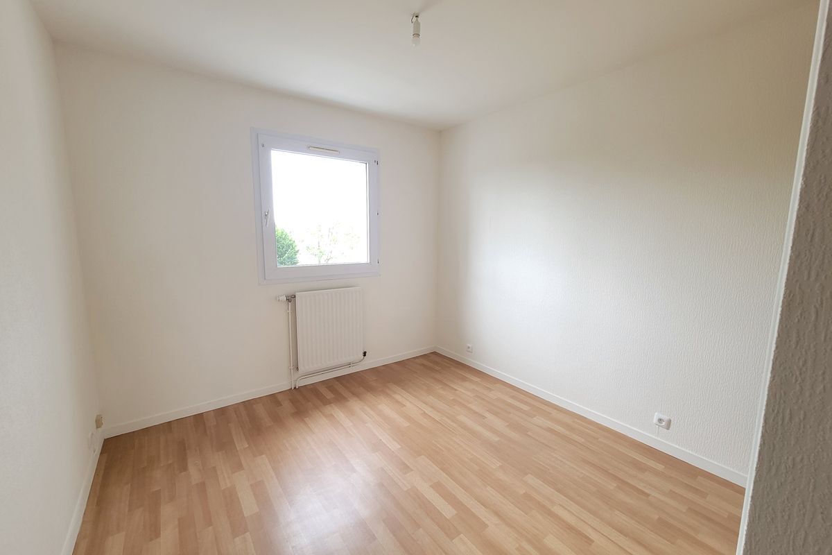 À SABLE SUR SARTHE : APPARTEMENT T3 de 70 m² environ avec un balcon de 7 m²