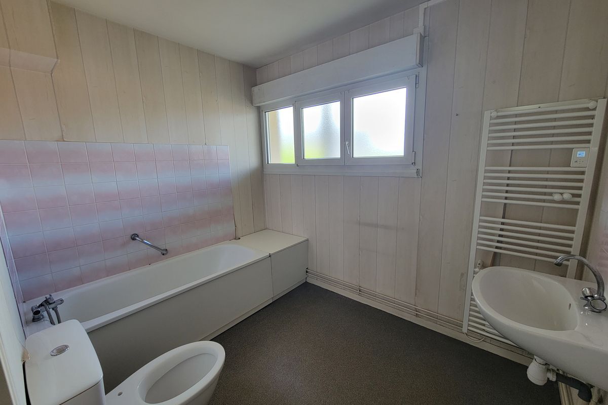 À SABLÉ SUR SARTHE – APPARTEMENT T2 – 51.1 M² CARREZ
