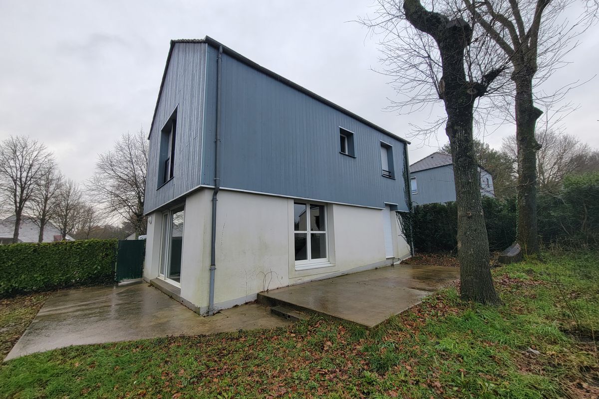 A LA FLÈCHE maison T5 de 4 chambres dont 1 de plain pied