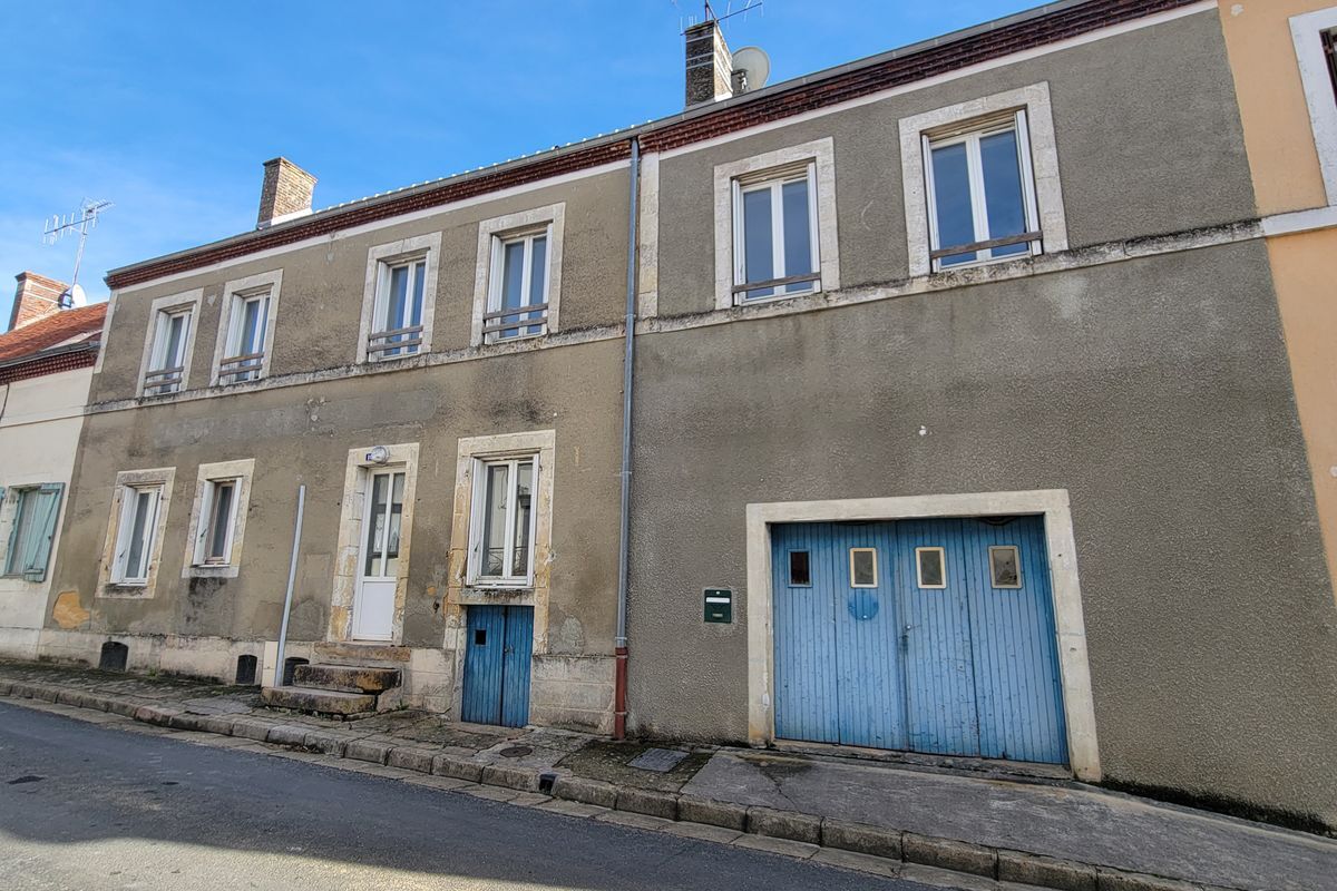 A SAINT COSME EN VAIRAIS : MAISON T4 de 123 m²