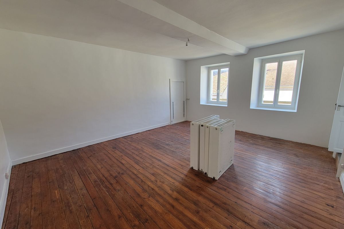 BAISSE DE PRIX - SAINT COSME EN VAIRAIS - MAISON T4 DE 123 M²