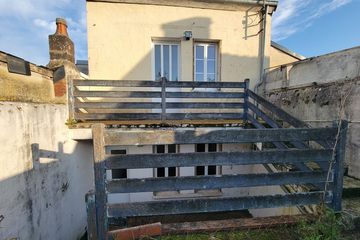 MAMERS GRANDE MAISON AVEC JARDIN AU CALME