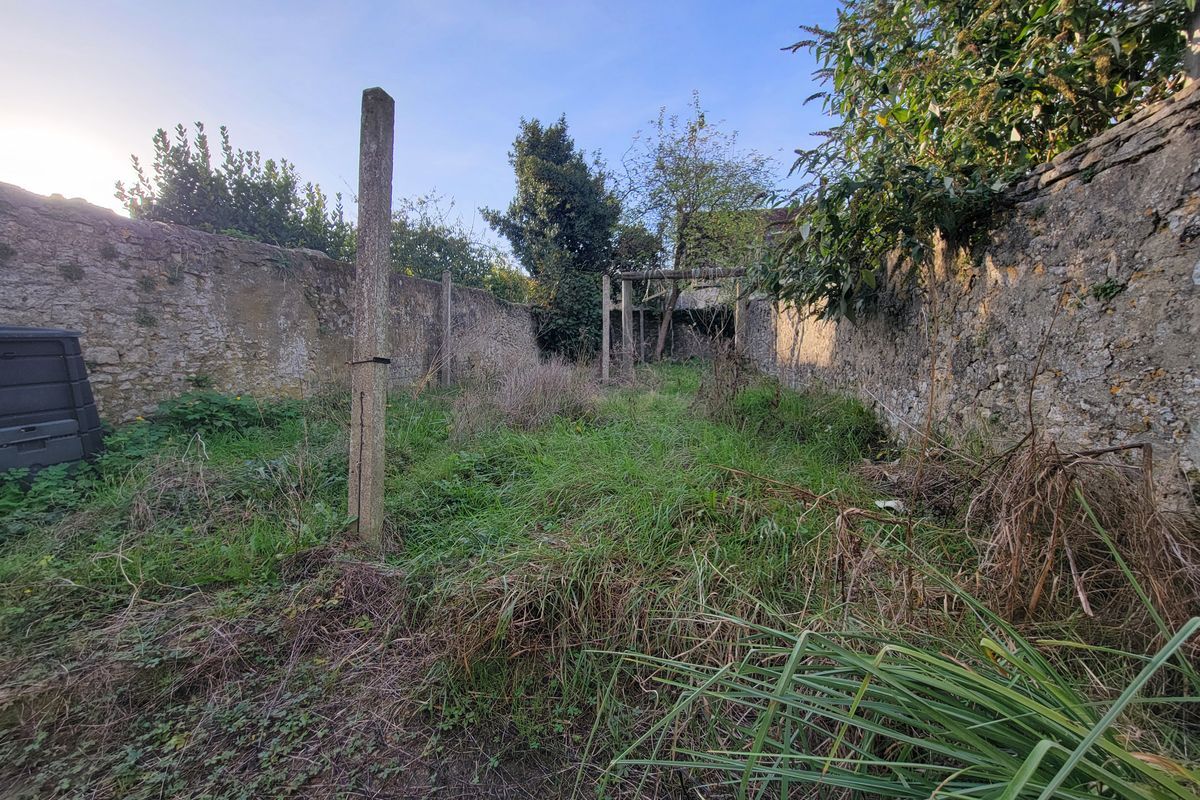 MAMERS GRANDE MAISON AVEC JARDIN AU CALME