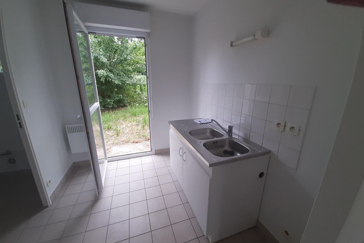 CERANS FOULLETOURTE : MAISON T2 DE 49 M²