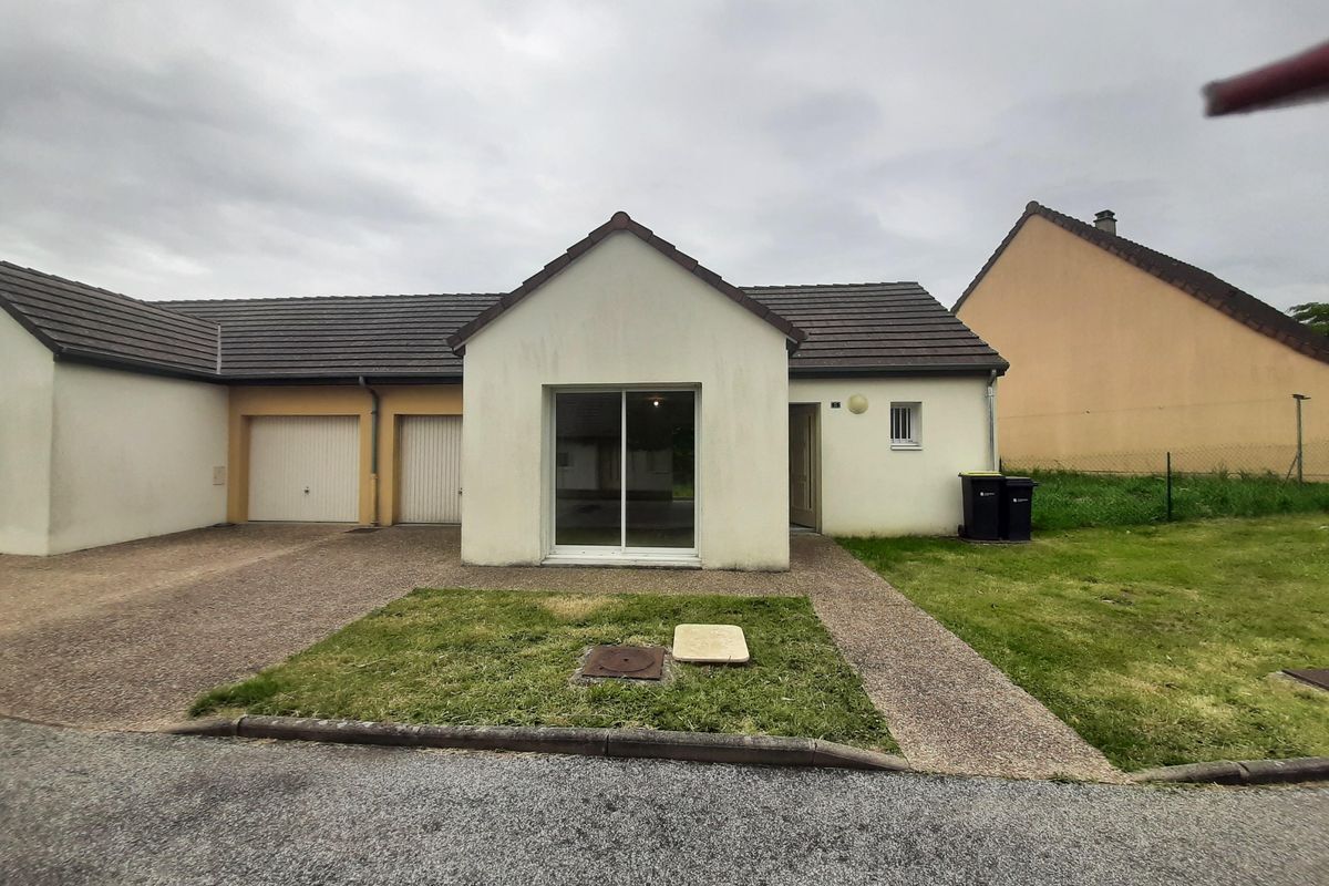 CERANS FOULLETOURTE : MAISON T2 DE 49 M²