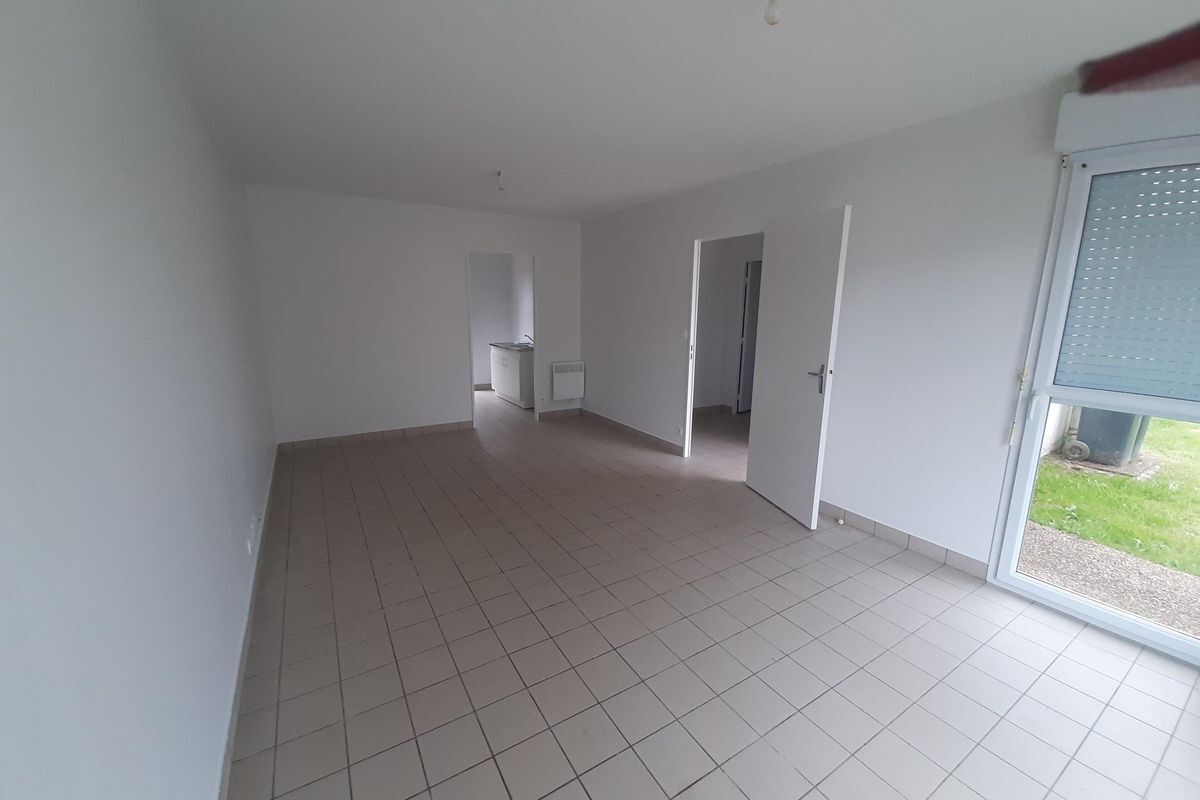 CERANS FOULLETOURTE : MAISON T2 DE 49 M²