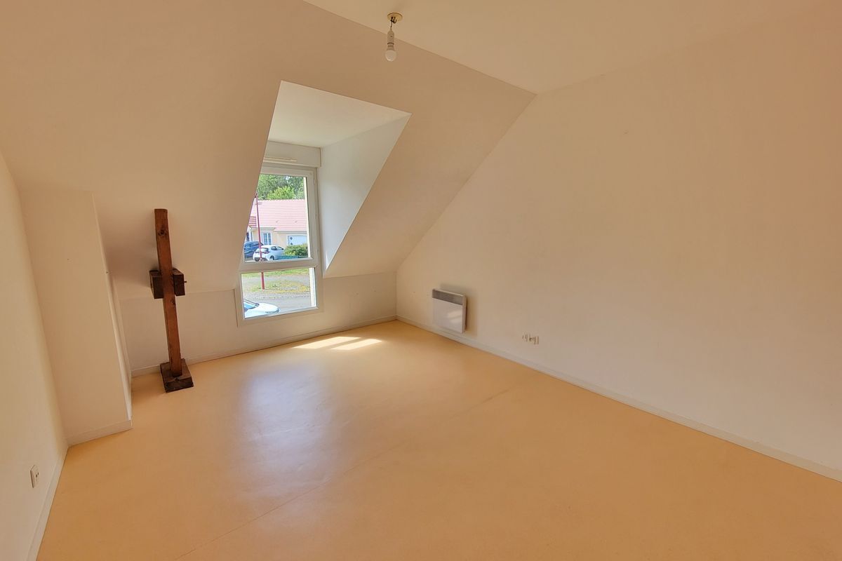 VILLENEUVE EN PERSEIGNE : MAISON T3 DE 68 M²