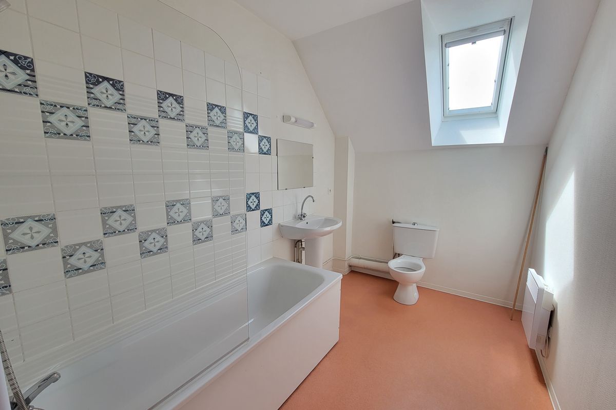 VILLENEUVE EN PERSEIGNE : MAISON T3 DE 68 M²