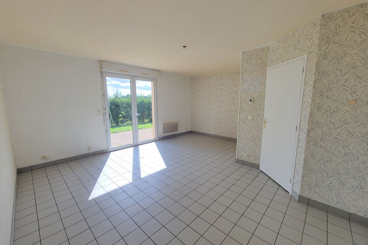 A COURGAINS - MAISON T5 - 95 M2 ENVIRON - JARDIN ET GARAGE