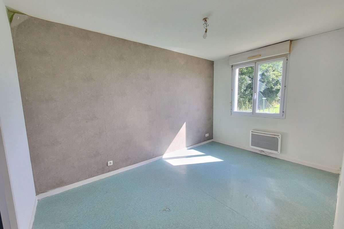 A COURGAINS - MAISON T5 - 95 M2 ENVIRON - JARDIN ET GARAGE