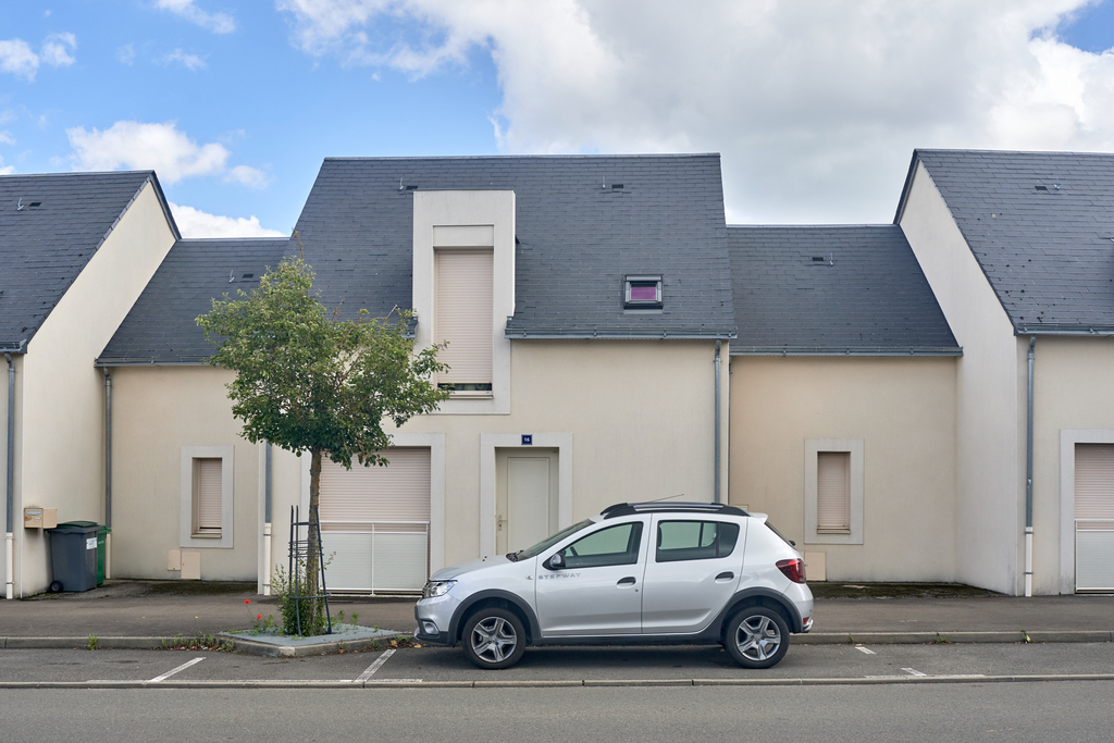 Maison YVRE L'EVEQUE T4