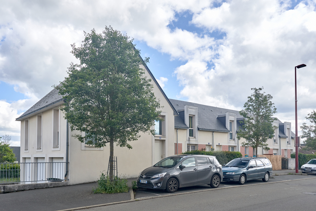 Maison YVRE L'EVEQUE T4