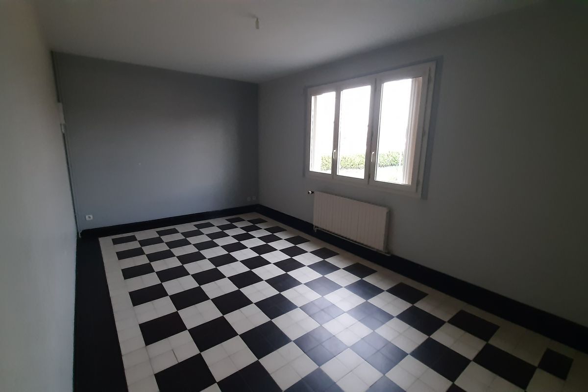 À BRULON - MAISON T5 AVEC JARDIN