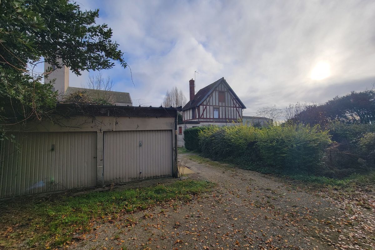 À MAMERS : Maison T6 de 140 m² environ