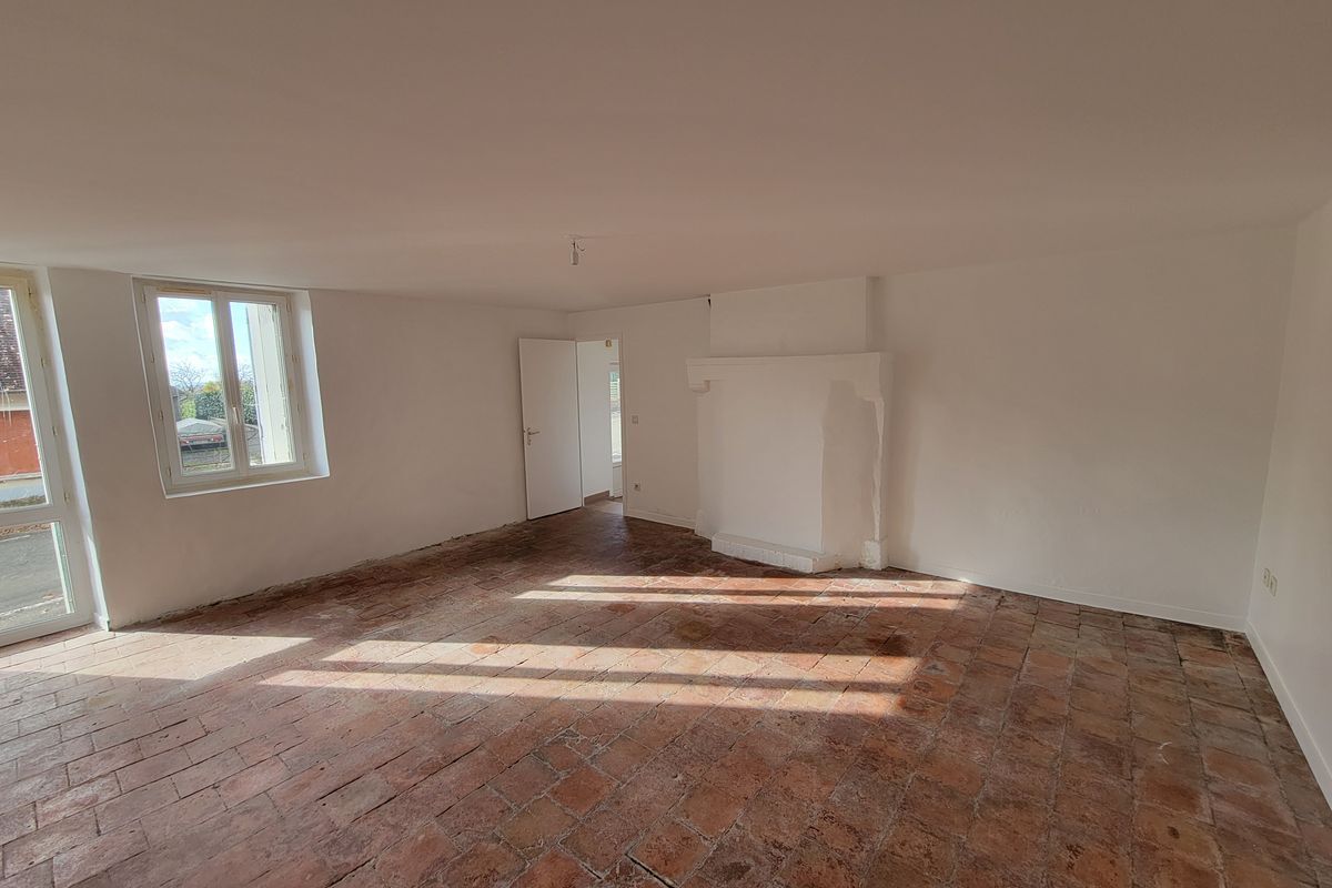 NEUFCHATEL EN SAOSNOIS : MAISON T2 de 58 M2 ENVIRON