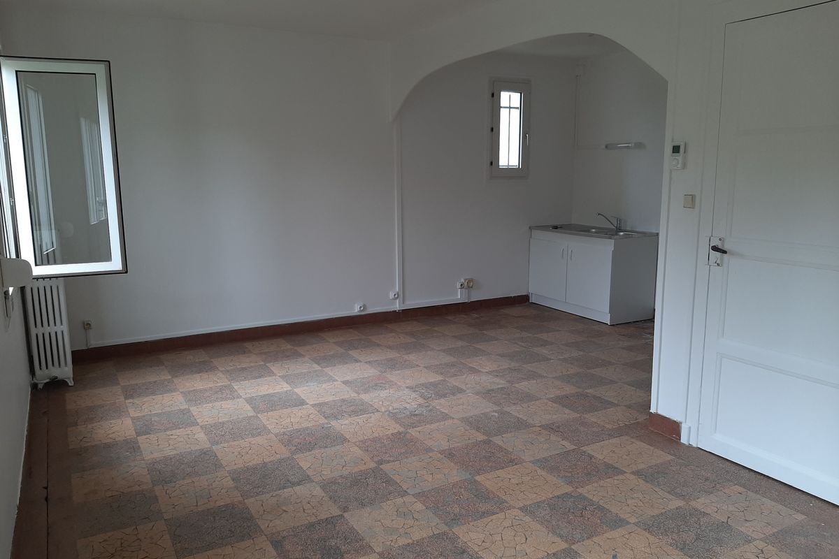 SABLE SUR SARTHE MAISON T4 AVEC SON JARDIN