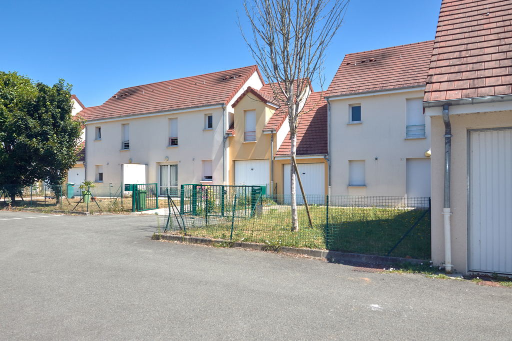 Maison MONTFORT LE GESNOIS T4