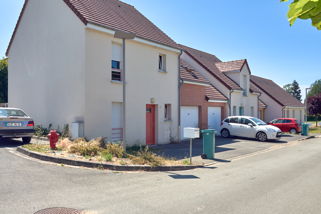 Maison MONTFORT LE GESNOIS T4