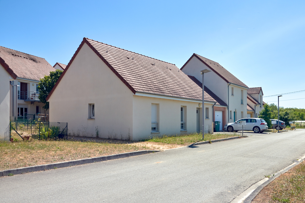 Maison MONTFORT LE GESNOIS T4