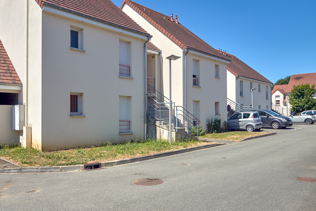 Maison MONTFORT LE GESNOIS T4