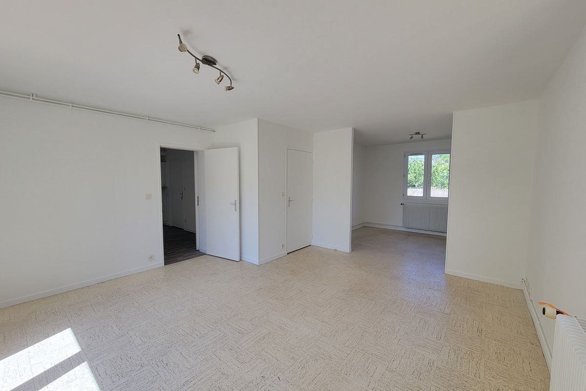 À SABLÉ-SUR-SARTHE  BELLE MAISON T4 de 97 m²