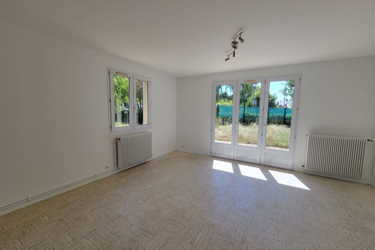 À SABLÉ-SUR-SARTHE : BELLE MAISON T5 de 86 m² en parfait état avec garage